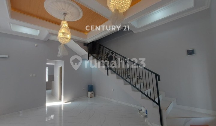 For Sale House With Swimming Pool Attractive Price in Cinere 2