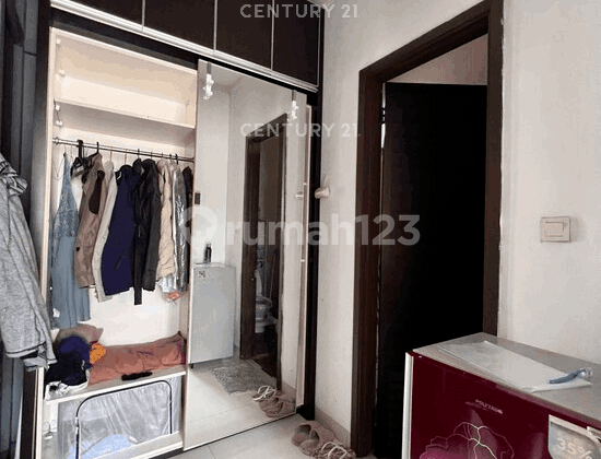 kamar tidur rumah strategis siap huni di