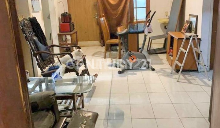 Rumah Strategis Pinggir Jalan Raya Cocok untuk Usaha di Veteran 2