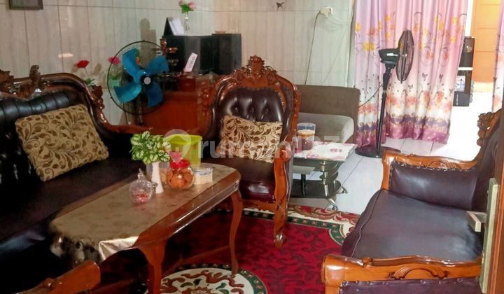 House in a Strategic Area and Never Flooded in Pejompongan Bendungan Hilir House in a Strategic Area and Never Flooded in Pejompongan Bendungan Hilir