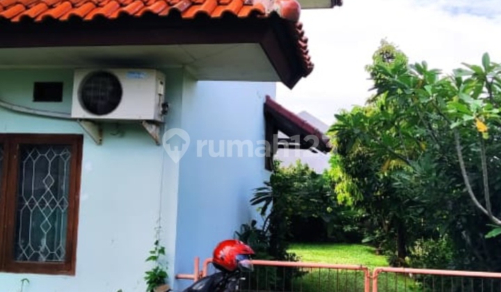 2-Story Nuansa Villa House Spacious and Comfortable Near Kubah Mas Mosque Limo Depok 2