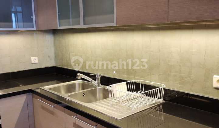 Sewa Apartment Oakwood Premier Cozmo 3 BR Bagus Furnished 2