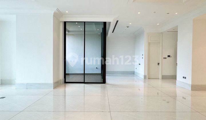 St Regis Apartment 3BR Semi Furnished Nice 2