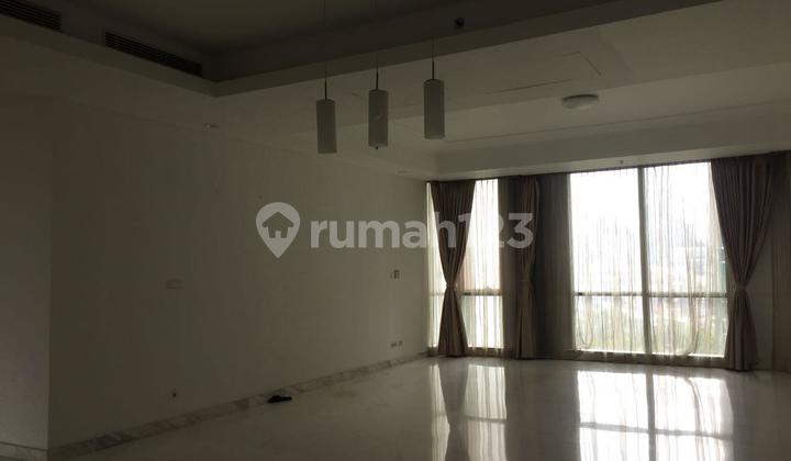 Apartment The Peak 3 BR Bagus Semi Furnished 2