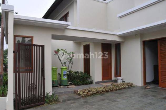 Dijual Rumah Minimalis Modern Area Cipete Bangunan 2 Lanta Semi Furnished  2