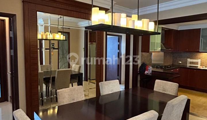 Apartemen The Residence 3 BR ,Siap Huni, Strata, Full Furnished 2