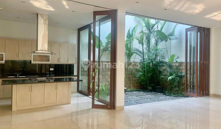 Disewakan Rumah Modern Minimalis Bangunan 2 Lantai Area Cipete Jakarta Selatan  2