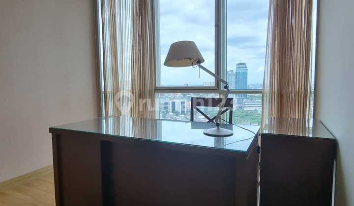 Apartment The Peak Sudirman 3 BR Furnished Bagus 2