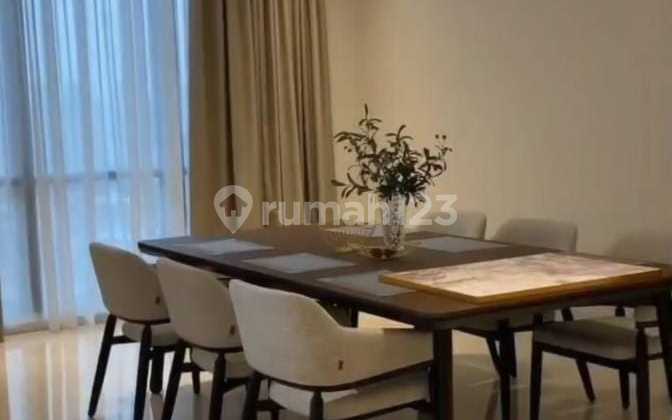 Apartemen Regent 3 BR Full Furnished, Strata 1