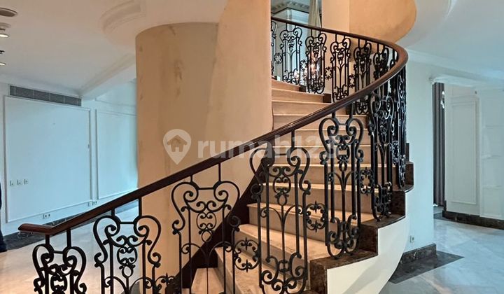 Apartment Four Season Residence 4 BR Bagus Furnished 2