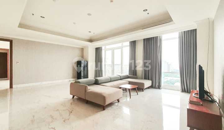 Apartemen Botanica 3 Br, Strata, Bagus, Furnish