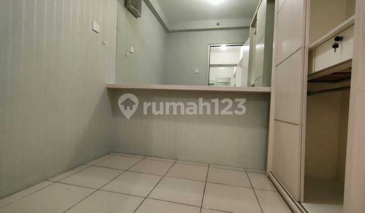 Apartment 2 BR Semi Furnished 2