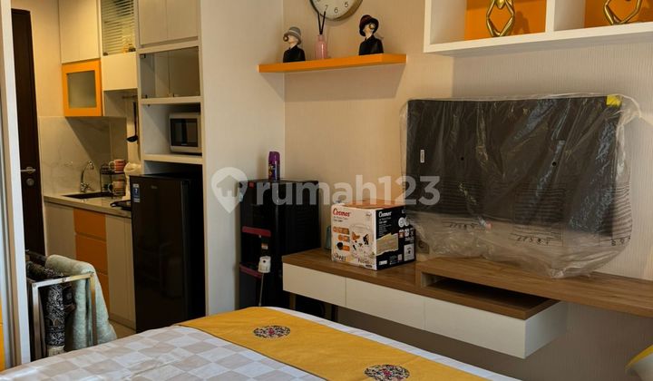 For rent: Neat Studio type in Transpark Apartment superblock with Trans Mall Cibubur.