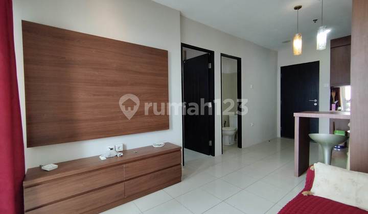 Disewakan 1 BR, Furnish, hadap pool, Cervino Apt, hanya 500m dari Mal Kokas, ARI