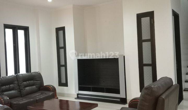 Rumah Kontrakan 2 Lantai Bagus Semi Furnished Sertifikat Hak Milik Di Kemang Timur, Jakarta Selatan 1