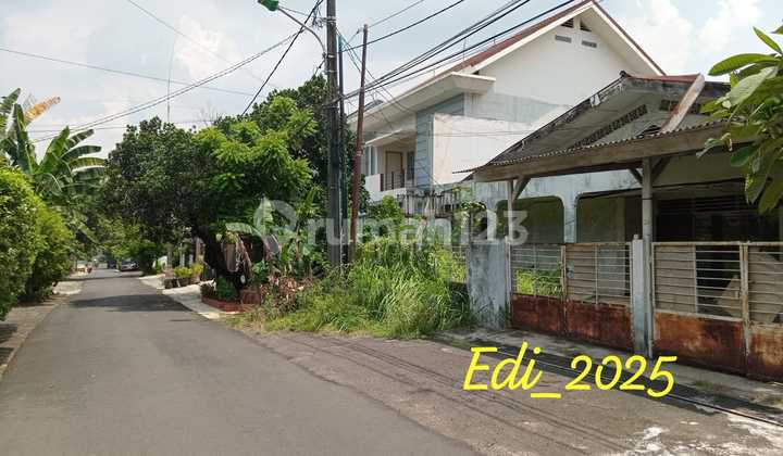 House in Need of Complete Renovation, Unfurnished, Freehold Title, Cipinang, East Jakarta 2