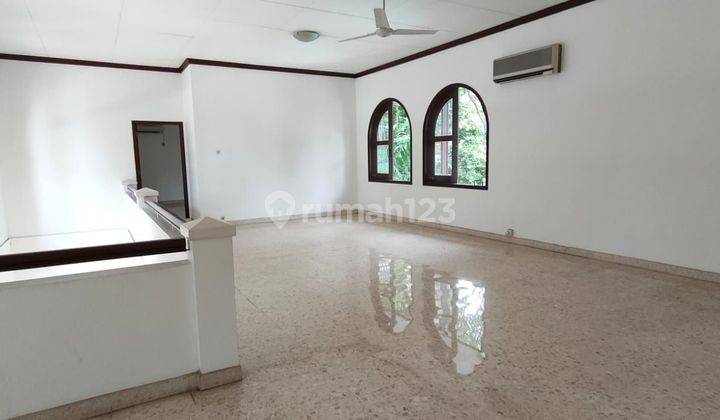 Rumah 2 Lantai Bagus Unfurnished Sertifikat Hak Milik di Raya Kemang Timur Xiv, Jakarta Selatan 2