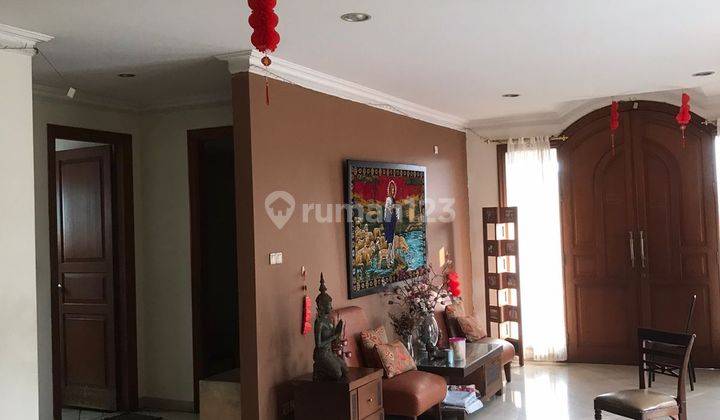 Rumah 3 Lantai Bagus Semi Furnished Sertifikat Hak Milik Di Jalan Simprug Raya, Jakarta Selatan 1