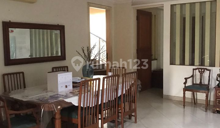 Rumah Bagus Semi Furnished SHM Simprug, Jakarta Selatan 2