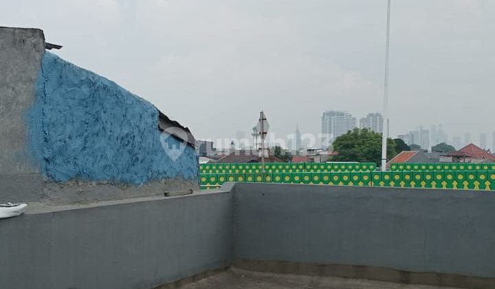 Ruko Bagus Pinggir Jalan Raya Cipulir, Jakarta Selatan, di Jual Ruko Bagus Pinggir Jalan Raya Cipulir, Jakarta Selatan, di Jual