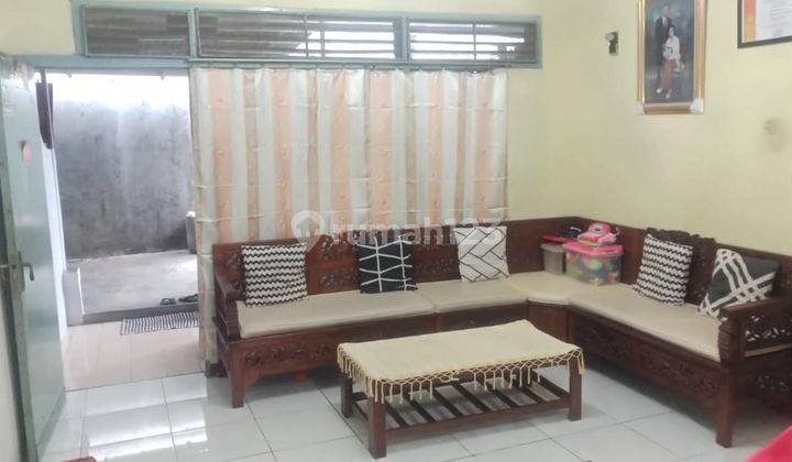 Rumah Semi Furnished Sertifikat Hak Milik di Gang Saumin, Jakarta Selatan 2