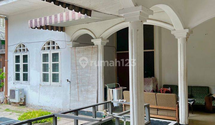 Rumah Bagus Unfurnished Sertifikat Hak Milik di Melati, Jakarta Selatan 1