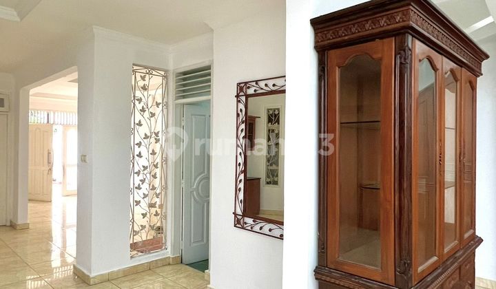 Rumah, 2 Lantai, SHM, di Lebak Bulus