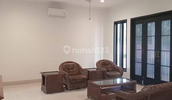 Rumah Kontrakan 2 Lantai Bagus Semi Furnished di Kemang Timur, Jakarta Selatan 1