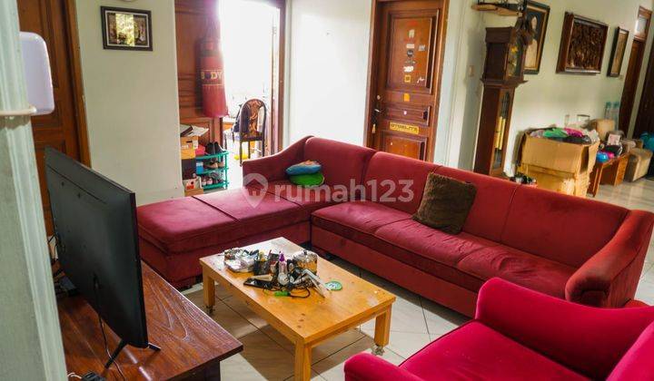 Rumah 2 Lantai Bagus Semi Furnished Shm Di Jalan Gurame Raya, Jakarta Selatan 1