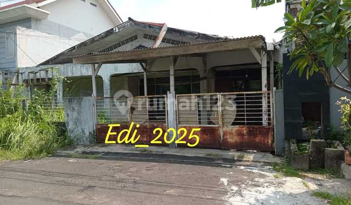 House in Need of Complete Renovation, Unfurnished, Freehold Title, Cipinang, East Jakarta