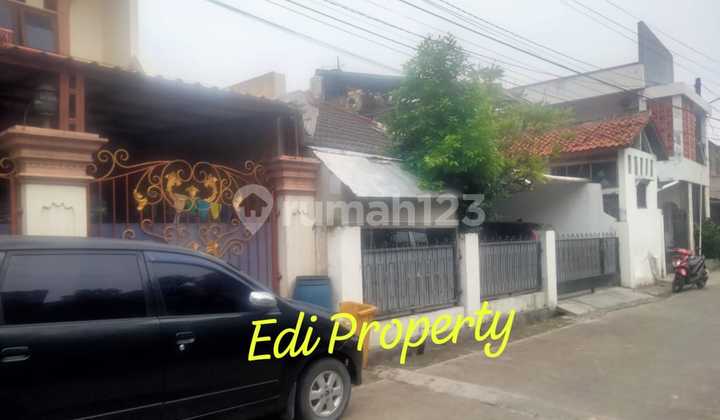 Rumah Bagus Dewi Sartika, 2 Lantai, SHM, di Bekasi Kota