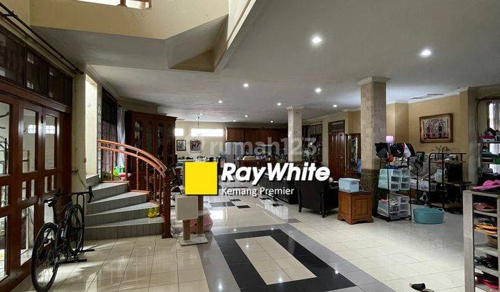 Rumah 2 Lantai Bagus Semi Furnished Sertifikat Hak Milik di Bango Raya, Jakarta Selatan 2