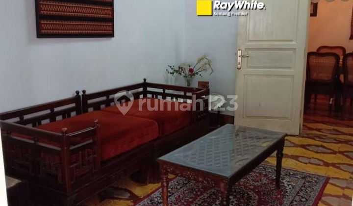 Rumah Asri di Jual Jl. Matraman Timur, Menteng