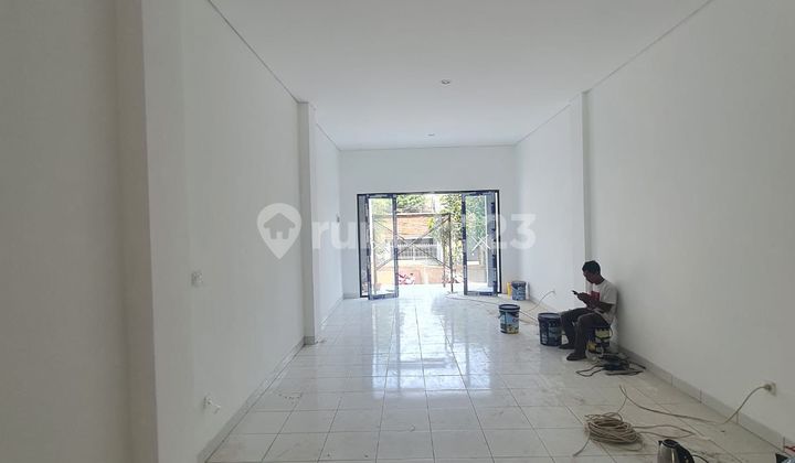 Ruko baru 3,5 lantai luas tanah 111m² di jl. Cendrawasih Cengkareng barat Jak-Bar