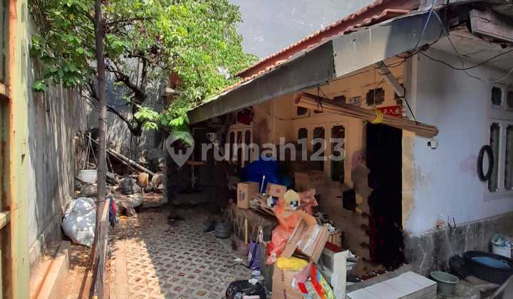 Rumah tua 2 lantai posisi hook luas tanah 180m² Perum Cengkareng Indah Jak Bar  2