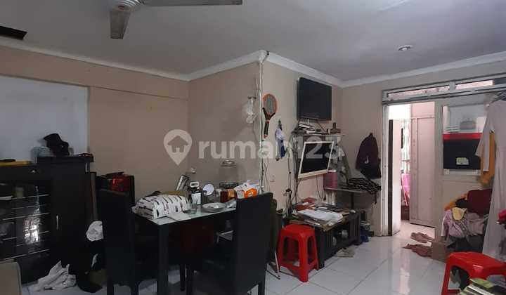 Rumah tua 1 lantai luas tanah 180m² posisi hook furnished perum Cengkareng Indah Jak-Bar