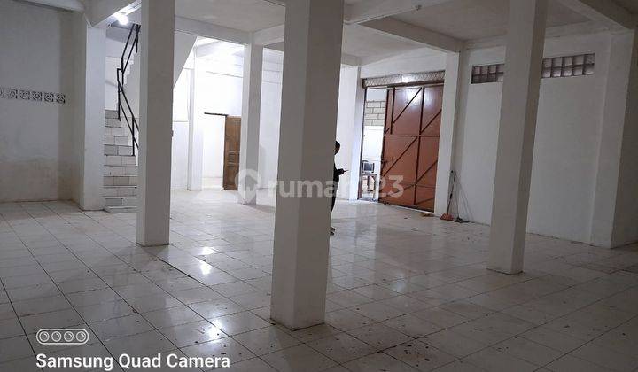 Rumah Semi Gudang 2,5 Lantai Luas 750m² di Jl. Cengkareng Jak Bar 1