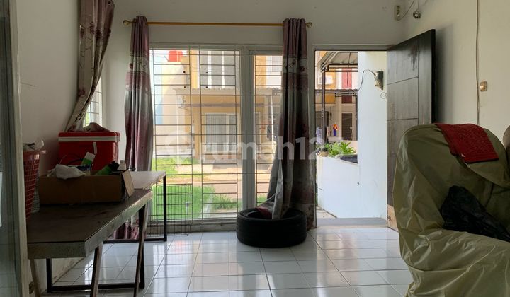 A 2-story house with a land area of 119m², located in a corner position at Golden Palm Housing, Kalideres Subdistrict, West Jakarta.