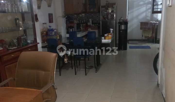 Rumah 1,5 lantai luas tanah 90m² di jl. Mangga Duri Kepa kec. Kebon Jeruk Jak-Bar
