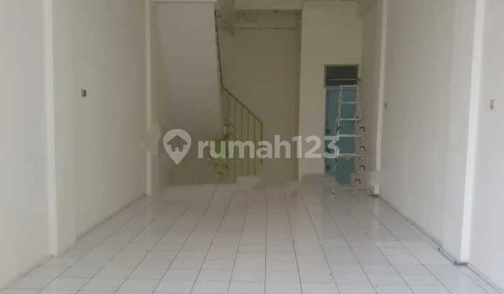Ruko 2,5 lantai luas tanah 67m² perum Mutiara Taman Palem di Jl. Cengkareng Timur Jak-Bar