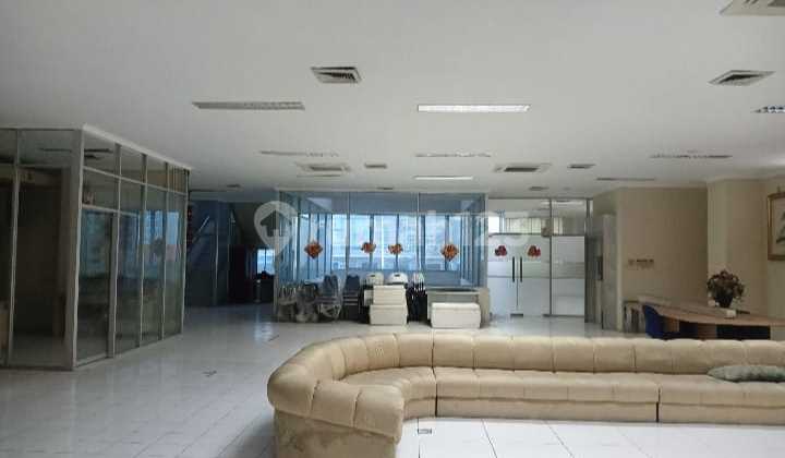 Kantor siap pakai di lantai 2 & lantai 3, akses lift & tangga tersendiri, di jl. Tanah Abang Jak-Pus