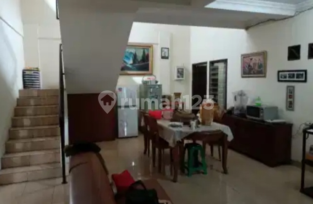 Rumah hitung tanah 2 lantai luas tanah 240m² Perum Puri Indah di jl. Kembangan Jak-Bar 1