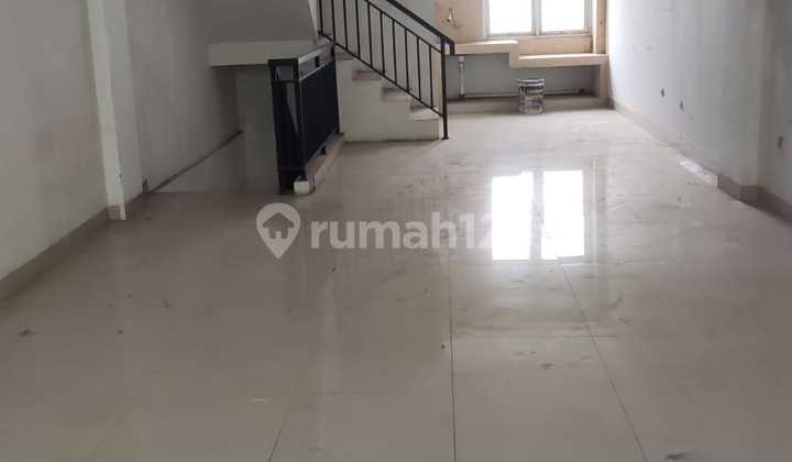 Ruko 3,5 lantai luas tanah 68m² CBD City Park di jl. Cengkareng timur Jak-Bar 