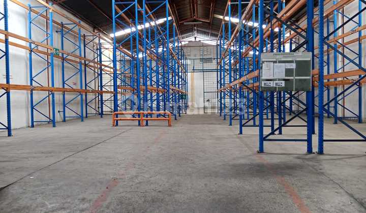 Gudang luas tanah 586m² kawasan industri pergudangan Nusa Indah di jl. Husin Sastranegara Jurumudi kec. Benda Tangerang Gudang luas tanah 586m² kawasan industri pergudangan Nusa Indah di jl. Husin Sastranegara Jurumudi kec. Benda Tangerang