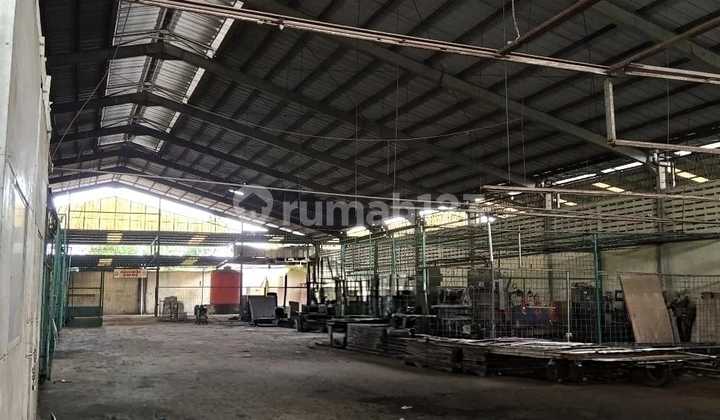 Warehouse Former Factory Area 8000m² on Jl. Moh Toha, Periuk District, Tangerang City Warehouse Former Factory Area 8000m² on Jl. Moh Toha, Periuk District, Tangerang City