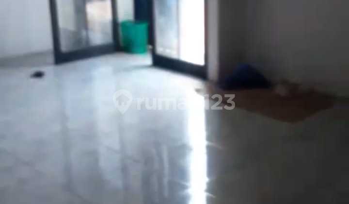 Ruko 2 Gandeng 3 Lantai di Jl. Raya Perancis Kec. Kosambi Dadap Kab. Tangerang 2