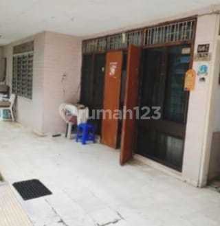 Rumah tua 2 lantai luas tanah 302m² di jl. Mangga Besar kec. Taman Sari Jak-Bar 2