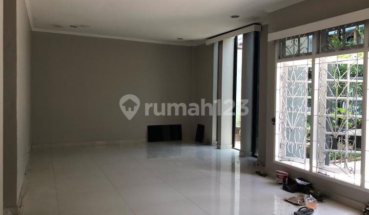 Two-story house on 300m² land, fully renovated, located on Jl. Pluit Karang Asri, Penjaringan sub-district, North Jakarta. 2