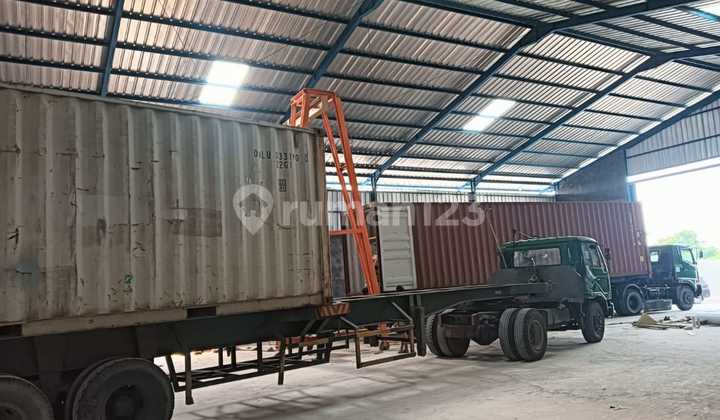 Ex-factory warehouse, land area 3050m², in the warehouse area on Jl. Pemda Tenjo, Tangerang. Ex-factory warehouse, land area 3050m², in the warehouse area on Jl. Pemda Tenjo, Tangerang.