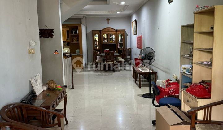 Rumah 2 lantai luas tanah 120m² di jl. Duri Kepa kec. Kebon Jeruk Jak-Bar